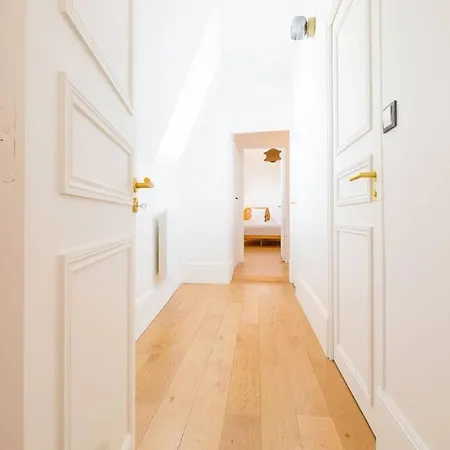 Le Sassenay Apartament