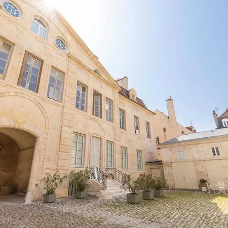 Le Sassenay *